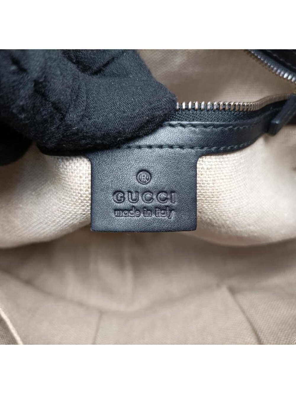 ★SOLD★ Gucci Large Black Leather Messenger Bag - Picture 10 of 15